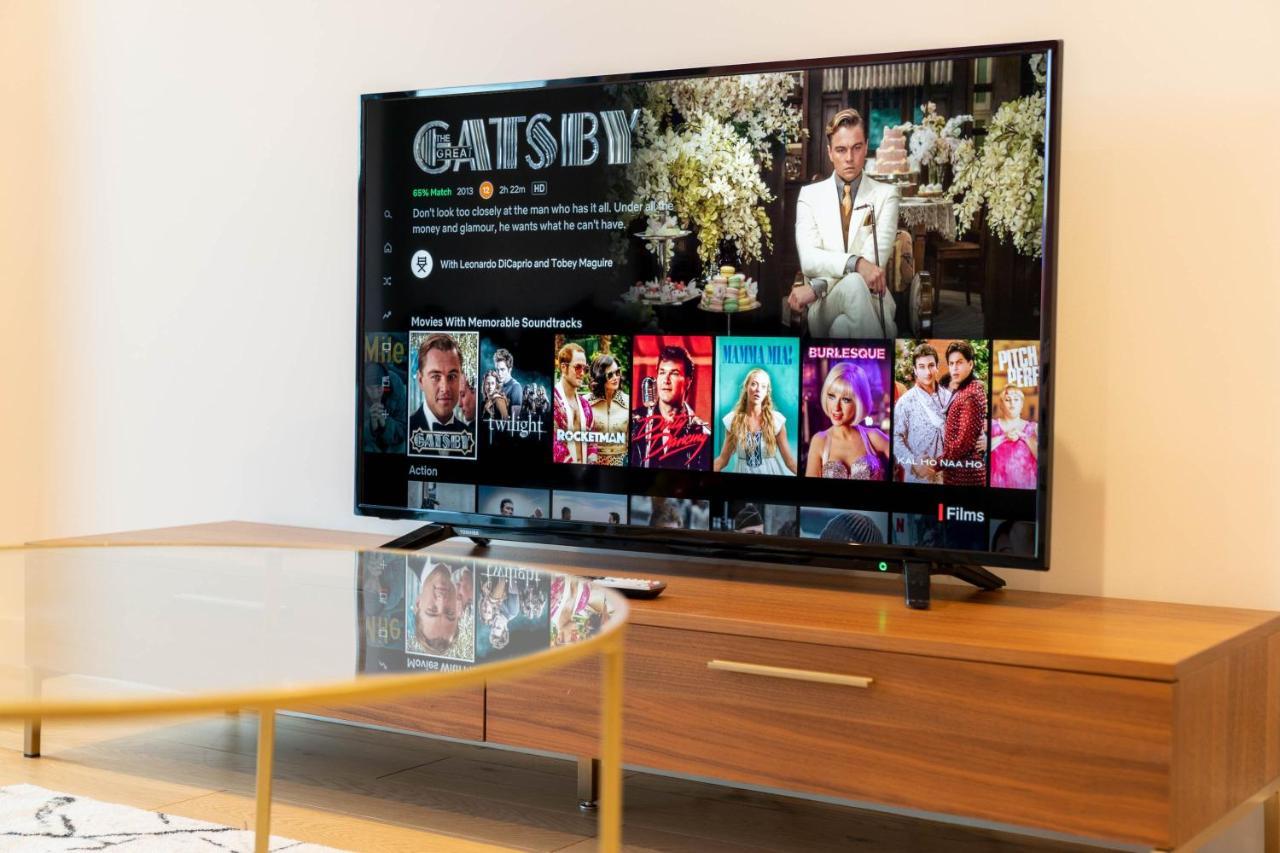 Maevela Apartments ☆ Pink Luxury Apartment With Balcony - Birmingham City Centre - 5 Min Walk From Bullring, Cube, Mailbox, New Street Station - Free Netflix & Wifi 외부 사진