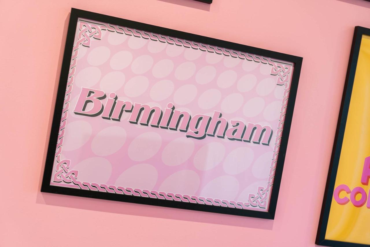 Maevela Apartments ☆ Pink Luxury Apartment With Balcony - Birmingham City Centre - 5 Min Walk From Bullring, Cube, Mailbox, New Street Station - Free Netflix & Wifi 외부 사진